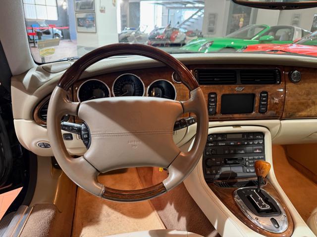 JAGUAR XK8 4.0 Coupé Pelle beige tagliandi
