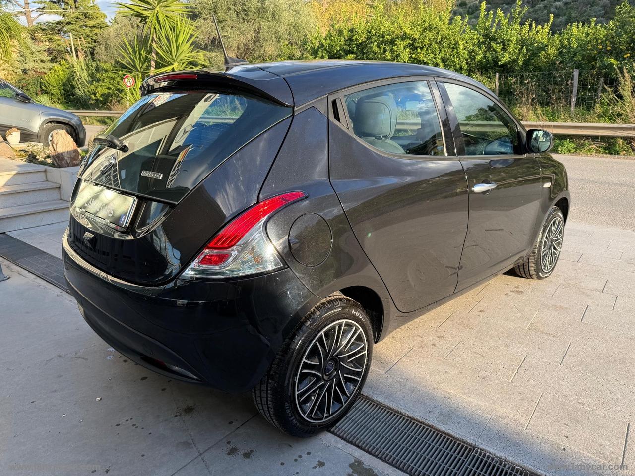 LANCIA Ypsilon 1.0 FireFly 5p.S&S Hybryd Gold