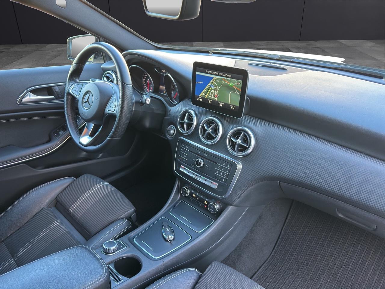 Mercedes-benz A 200 d Automatic Sport NEXT - NIGHT PACK FULL OPTIONAL