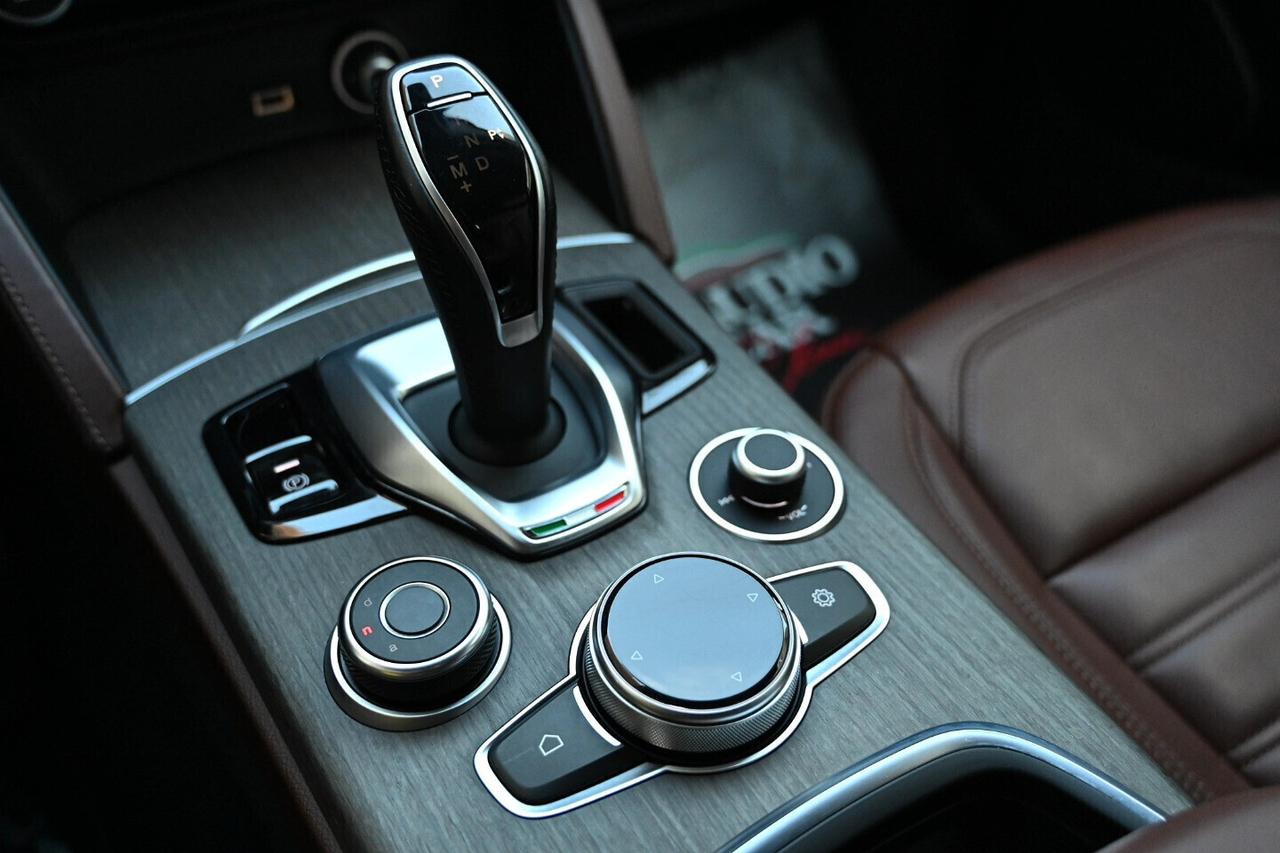 Alfa Romeo Stelvio 2.2 Turbodiesel 210 CV AT8 Q4 Ti
