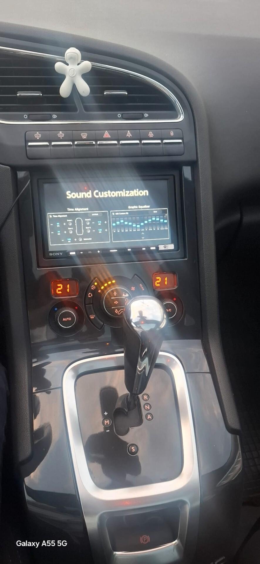 Peugeot 5008 1.6 HDi 112CV cambio robotizzato Tecno