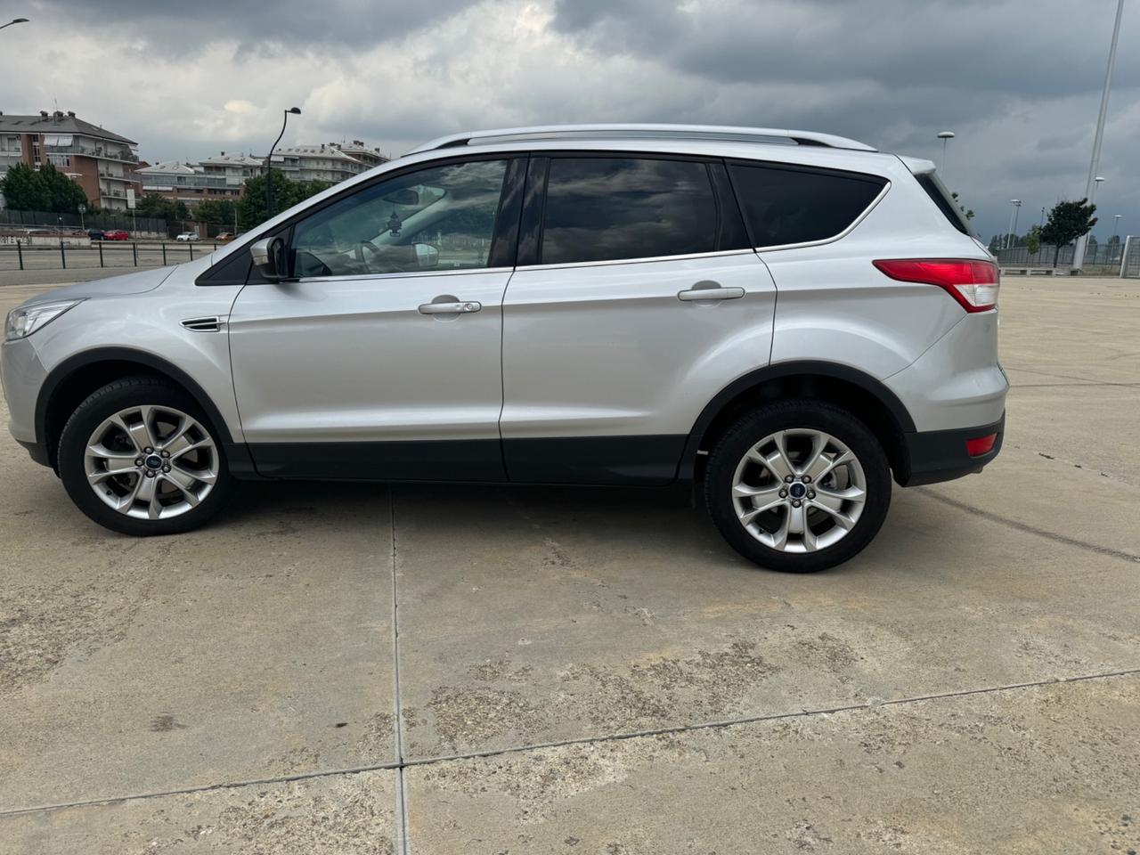 Ford Kuga 2.0 TDCI 150 CV S&S 4WD Powershift Titanium