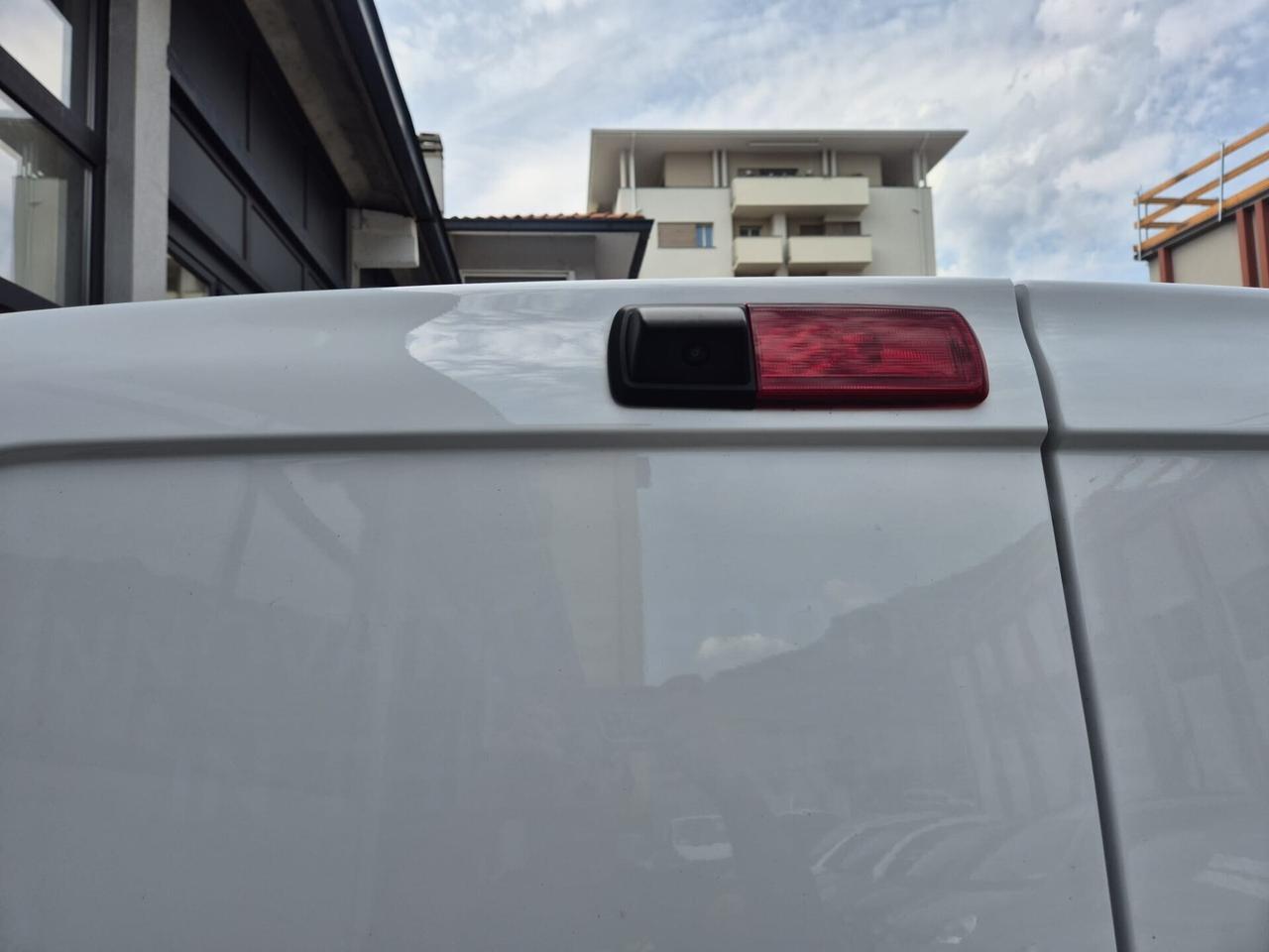 RENAULT TRAFIC 2.0 150 CV CONFORT 2.9T - PC - CAMBIO AUTOM - 6 POSTI