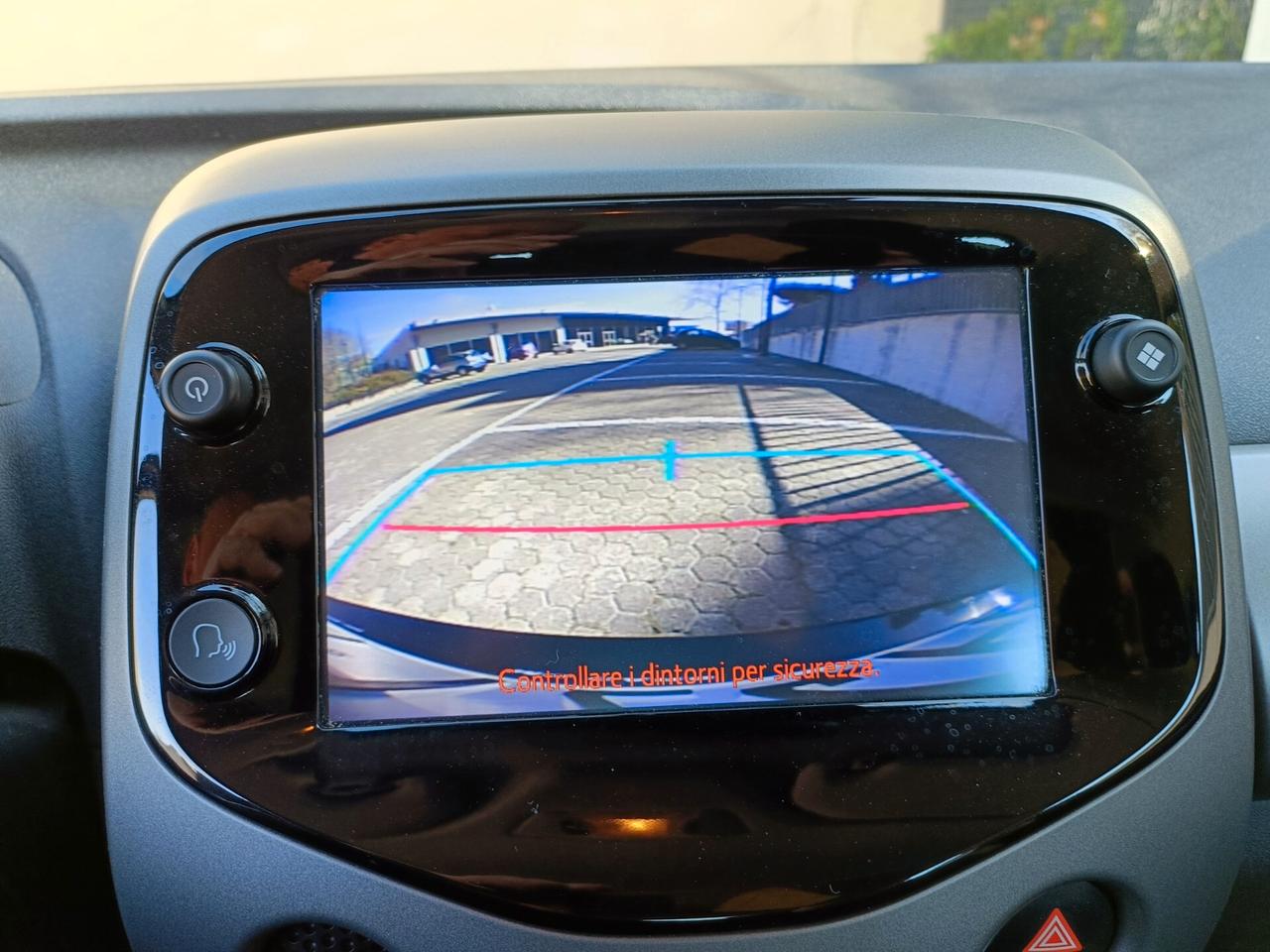 Toyota Aygo Connect 1.0 VVT-i 72 CV 5 porte x-play