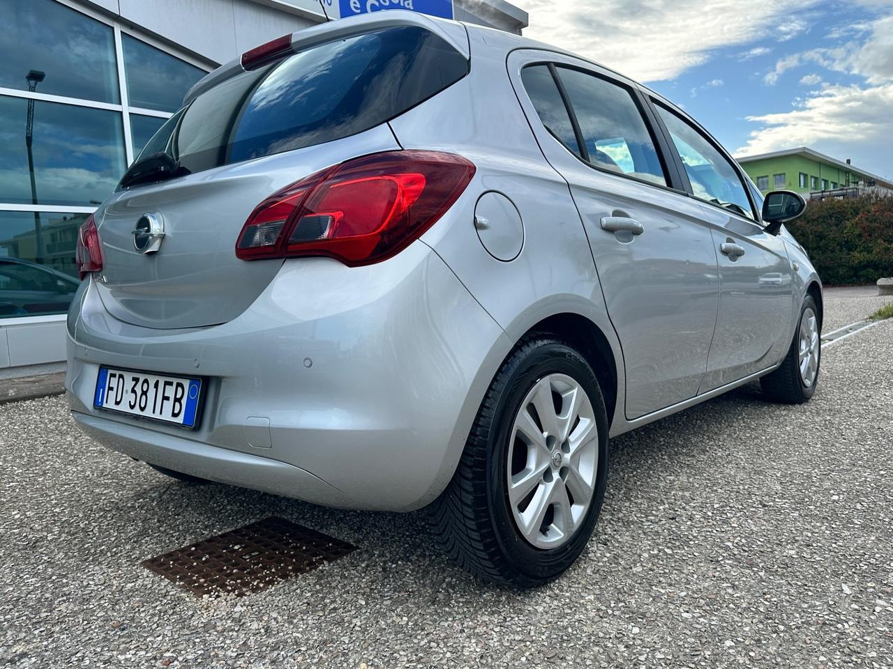 Opel Corsa 1.4 90CV GPL Tech 5 porte n-Joy