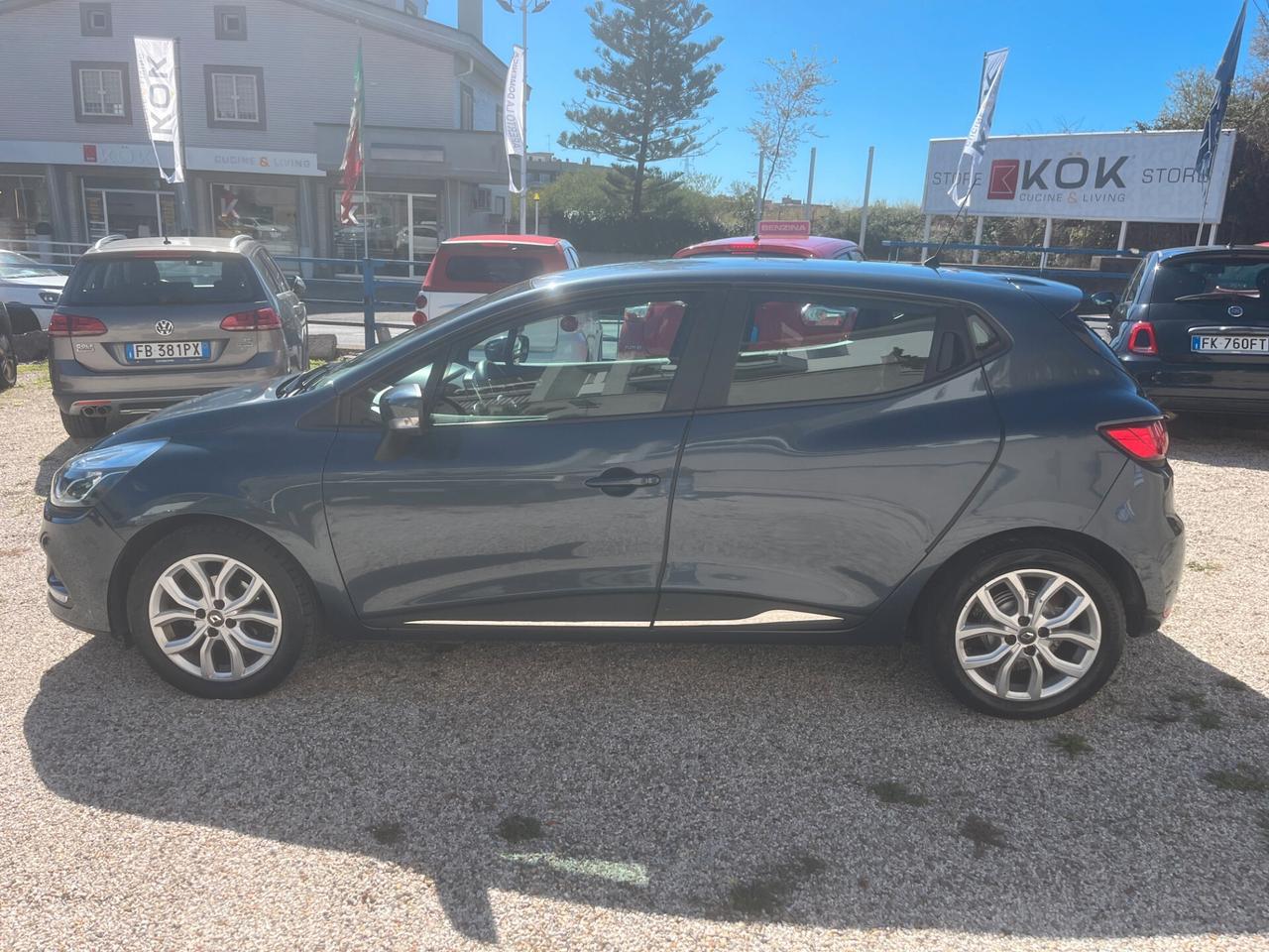 Renault Clio TCe 12V 90 CV GPL 5 porte Moschino Intens