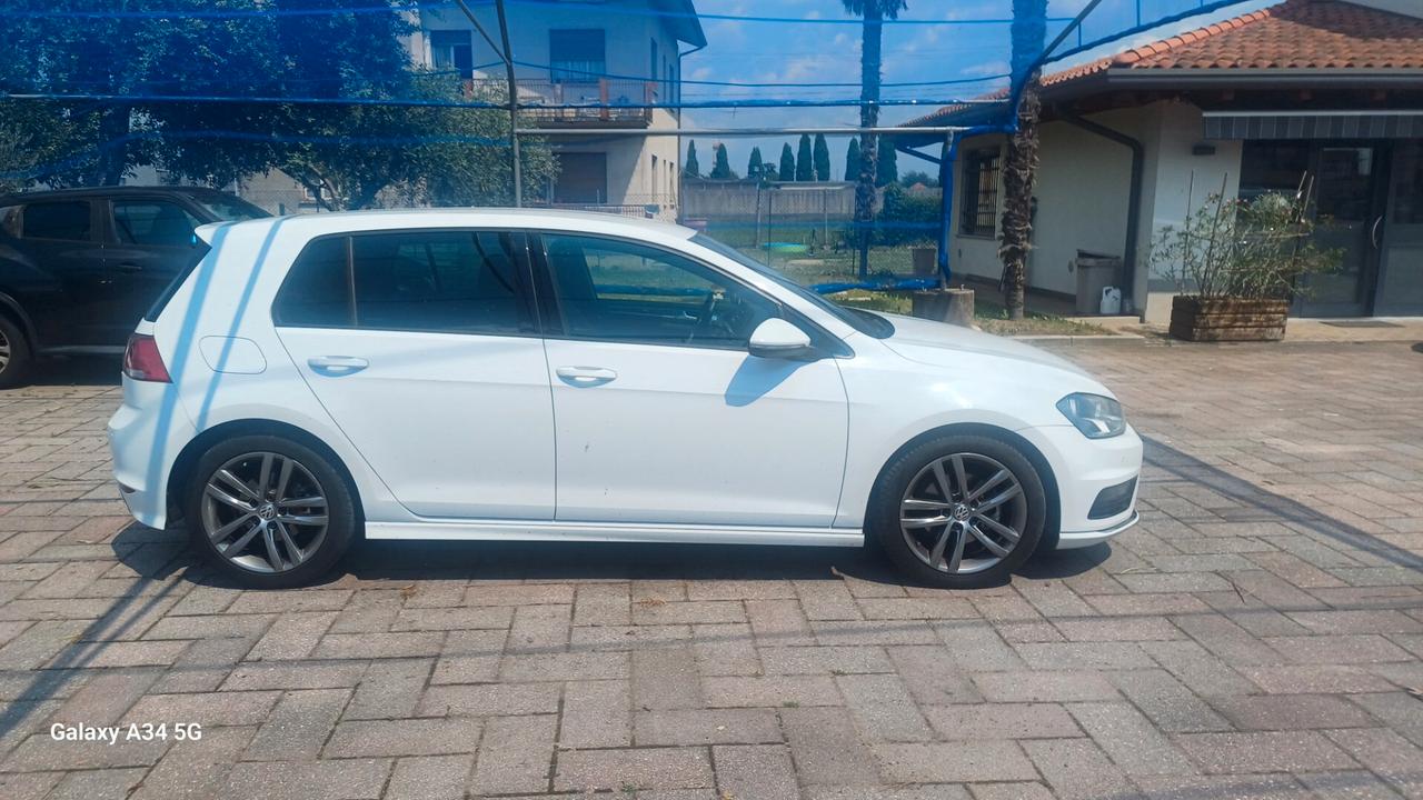 Volkswagen Golf 2.0 TDI 5p. R -Line