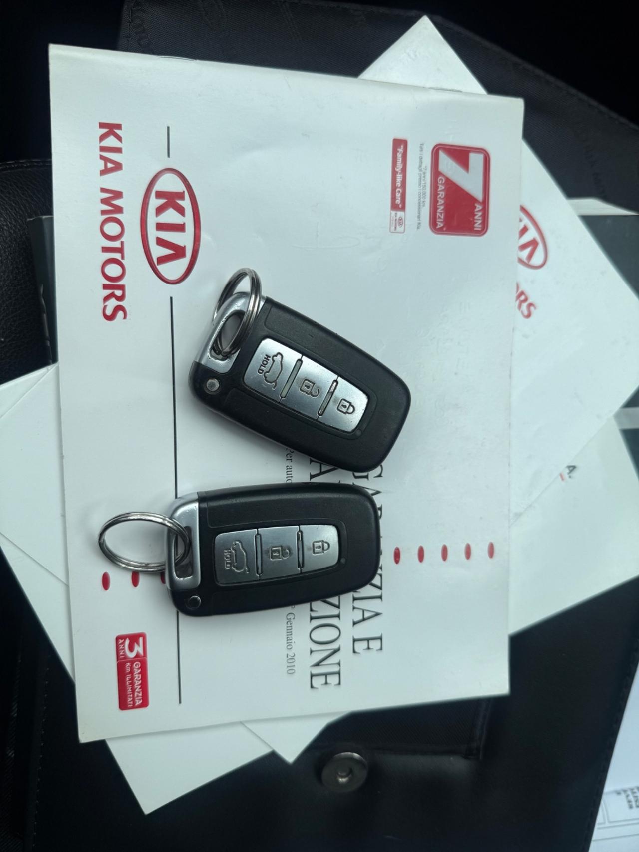 Kia Venga 1.6 CRDi DIESEL FULL OPT POCHI KM NEOPATE
