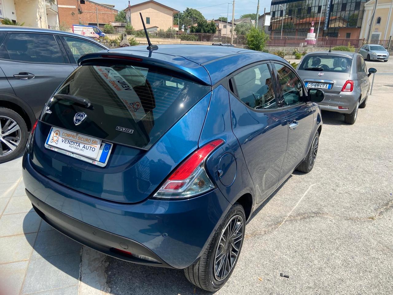 Lancia Ypsilon 1.0 Hybrid 5 porte Gold 2023