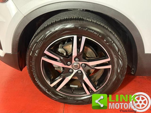 VOLVO XC40 D3 R-design MANUALE IVA PELLE GARANZIA 24 MESI