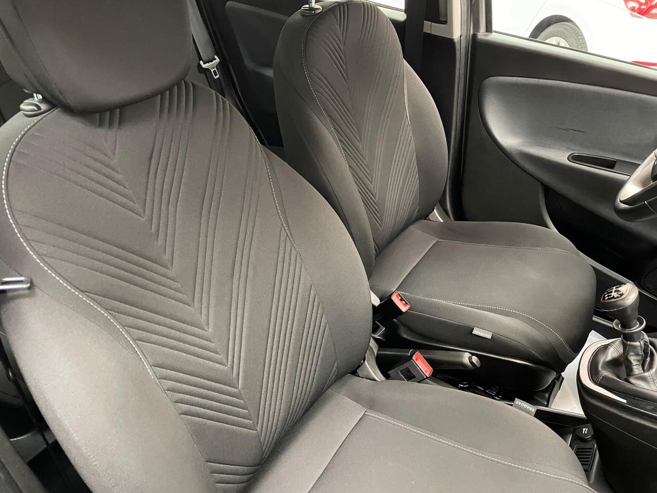 Lancia Ypsilon 1.0 FireFly 5 porte S&S Hybryd Gold