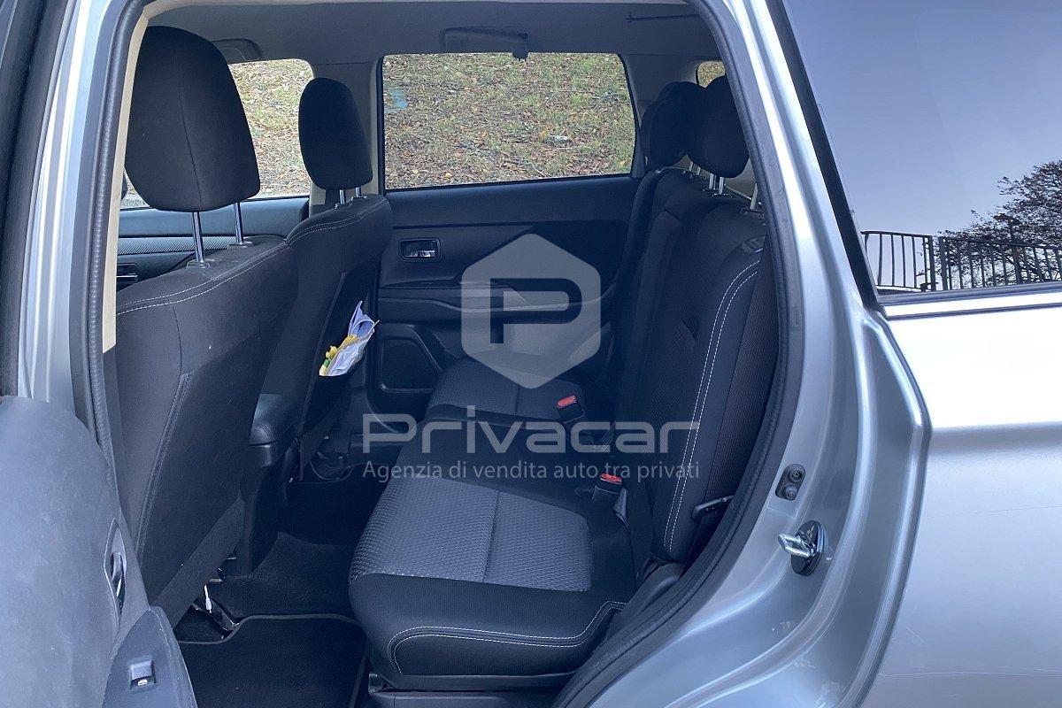 MITSUBISHI Outlander 2.2 DI-D 2WD Instyle