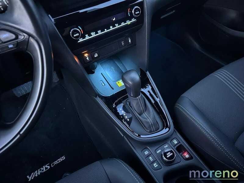 Toyota Yaris Cross 1.5h Adventure awd-i 116 CV e-cvt