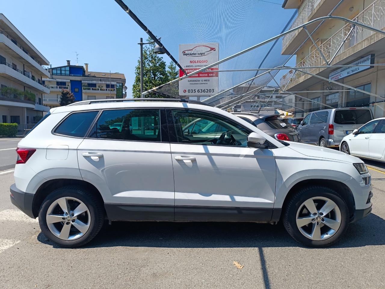 Skoda Karoq 1.6 TDI SCR DSG Executive NAVI, RETROCAMERA