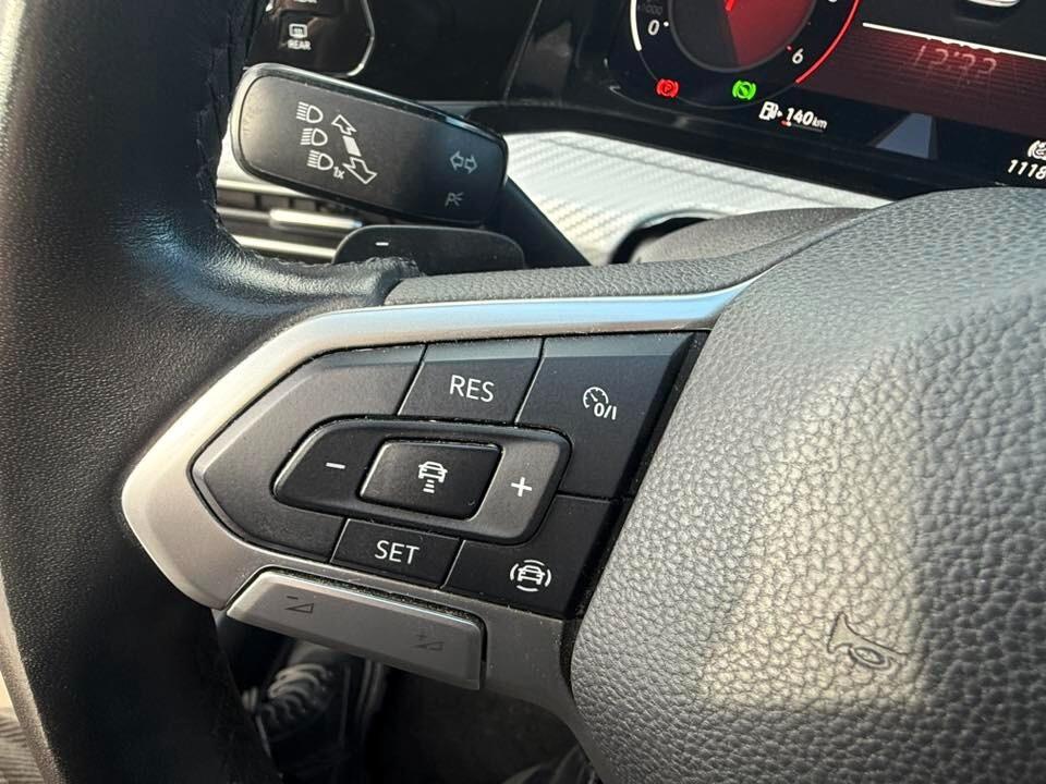 Volkswagen Golf 2.0 TDI -DSG- LUCI S-LED