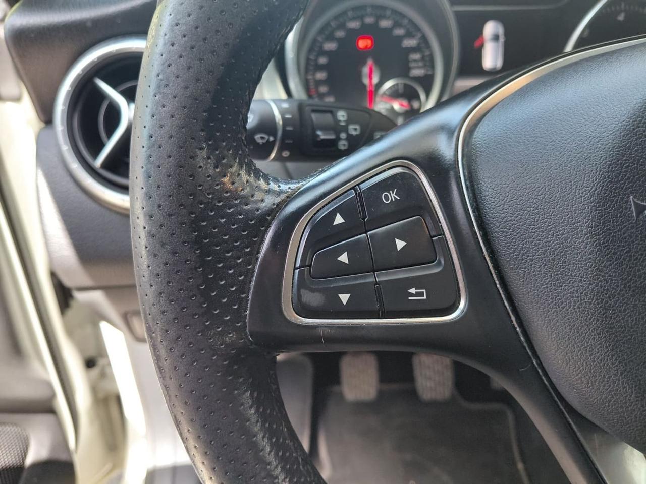Mercedes-Benz CLA 180 Executive Shooting Br #11009