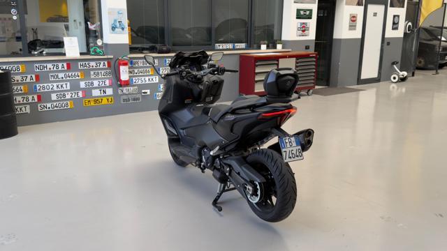 YAMAHA T Max 560