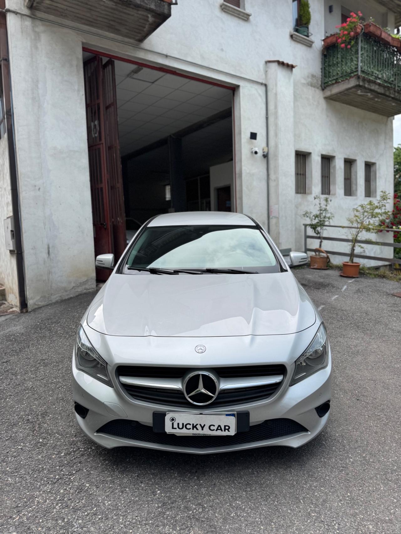 Mercedes-benz CLA 200 d Premium