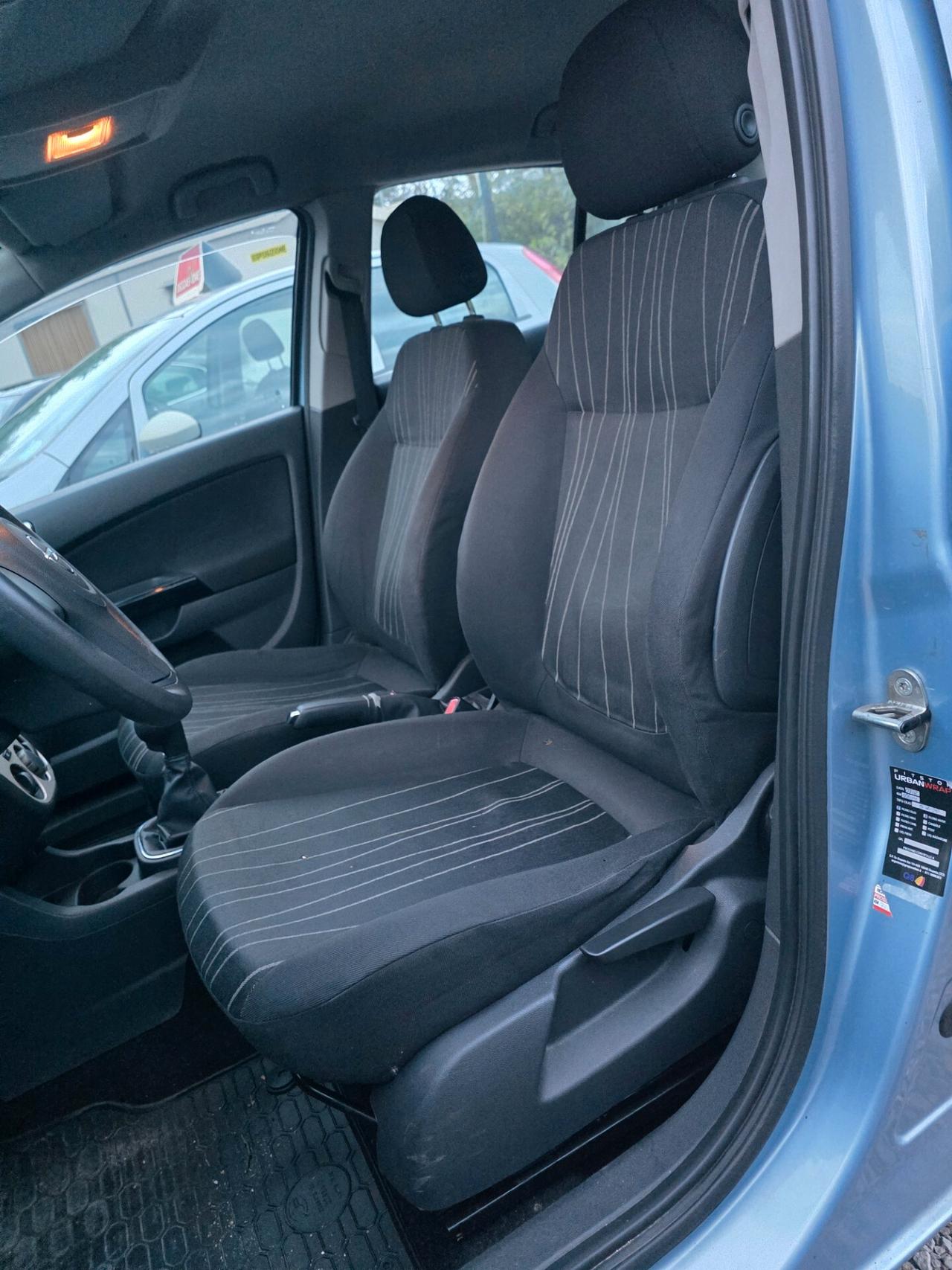 Opel Corsa 1.2 5 porte Cosmo