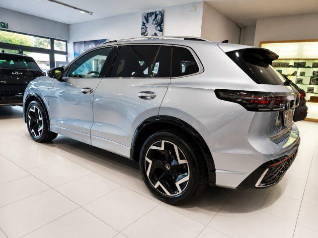 VOLKSWAGEN Tiguan R-Line DSG 2.0 TDI 150 CV Alcantara Aziendale
