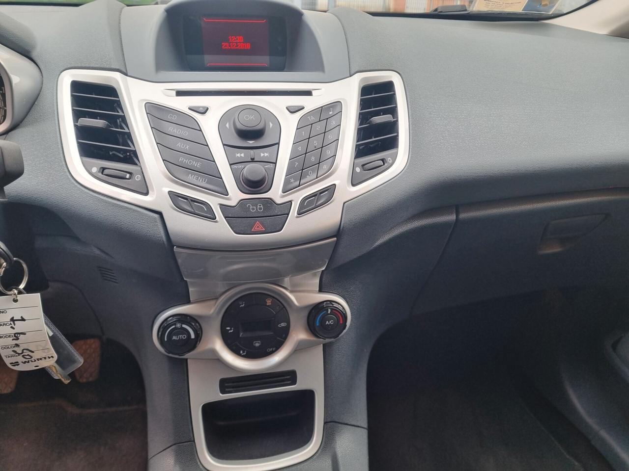 Ford Fiesta 1.2 82CV 3 porte Titanium unica