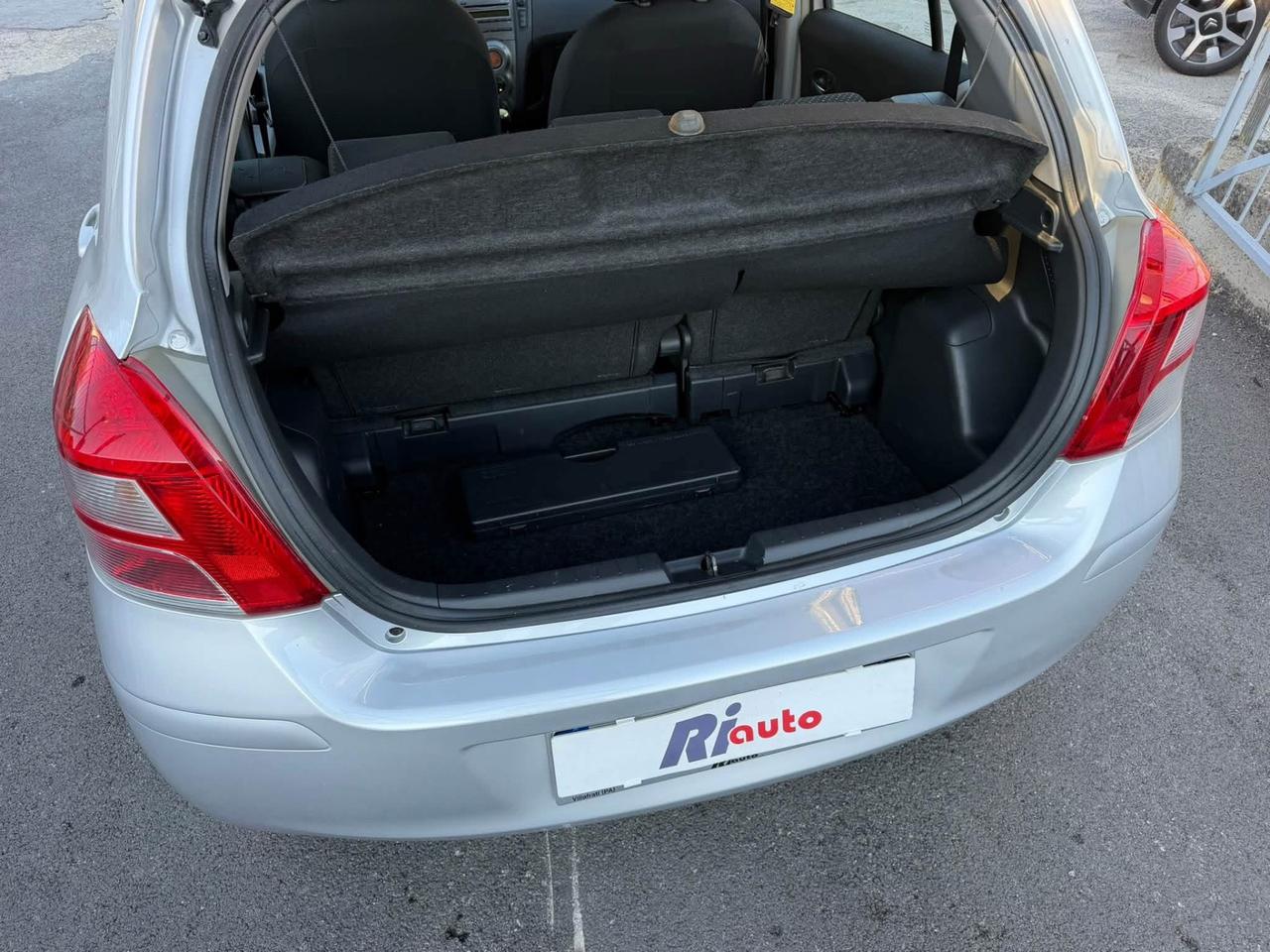 Toyota Yaris 1.0 5 porte Sol