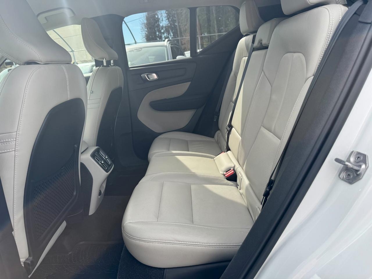 Volvo XC40 T2 Geartronic Momentum Pro