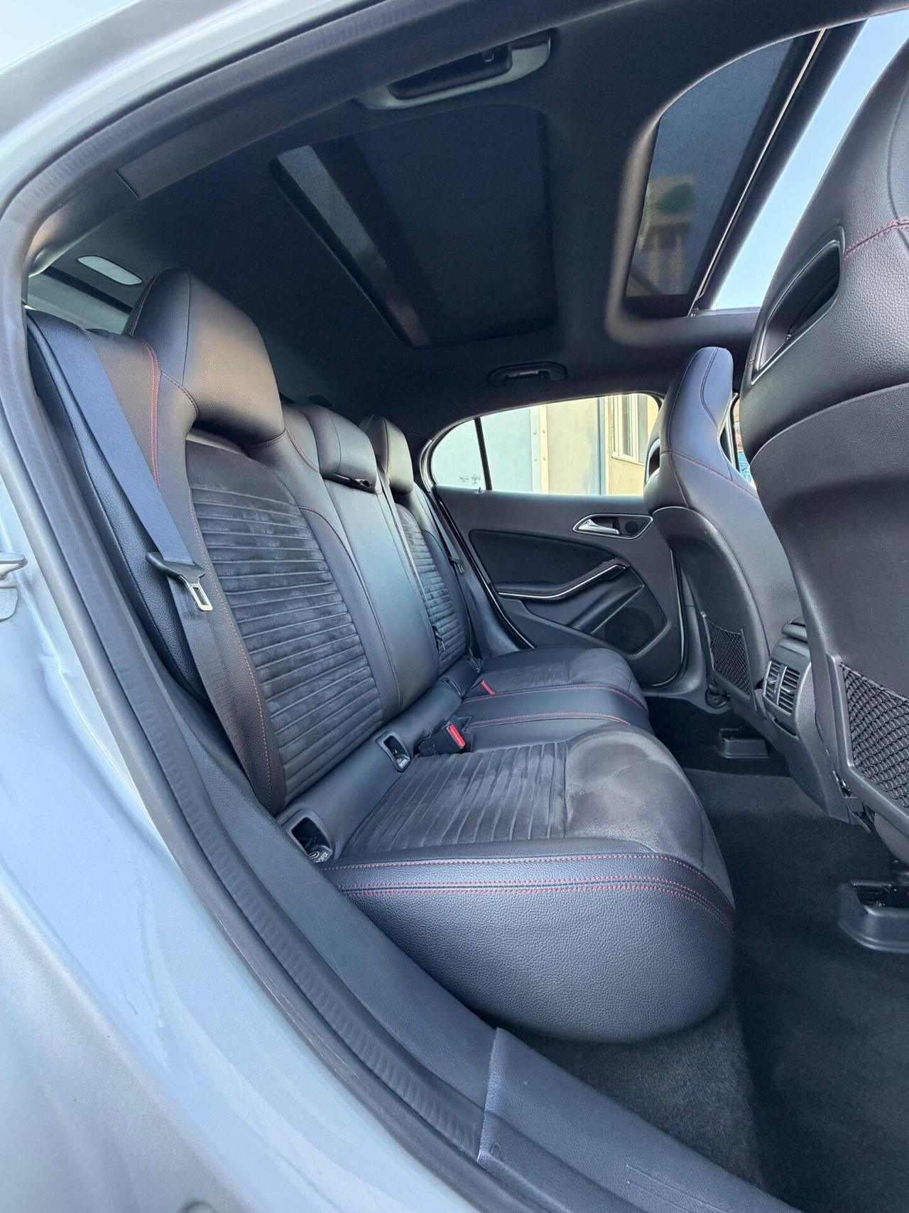 MERCEDES GLA 200D PREMIUM AMG 4 MATIC