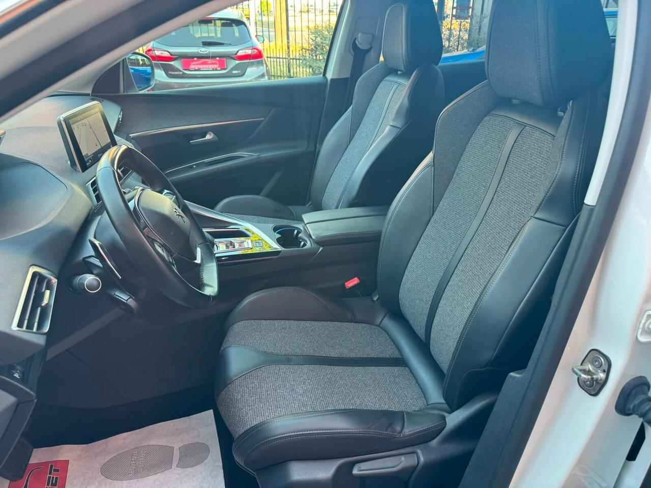 Peugeot 3008 1.5 BlueHDi 130CV EAT8 Allure