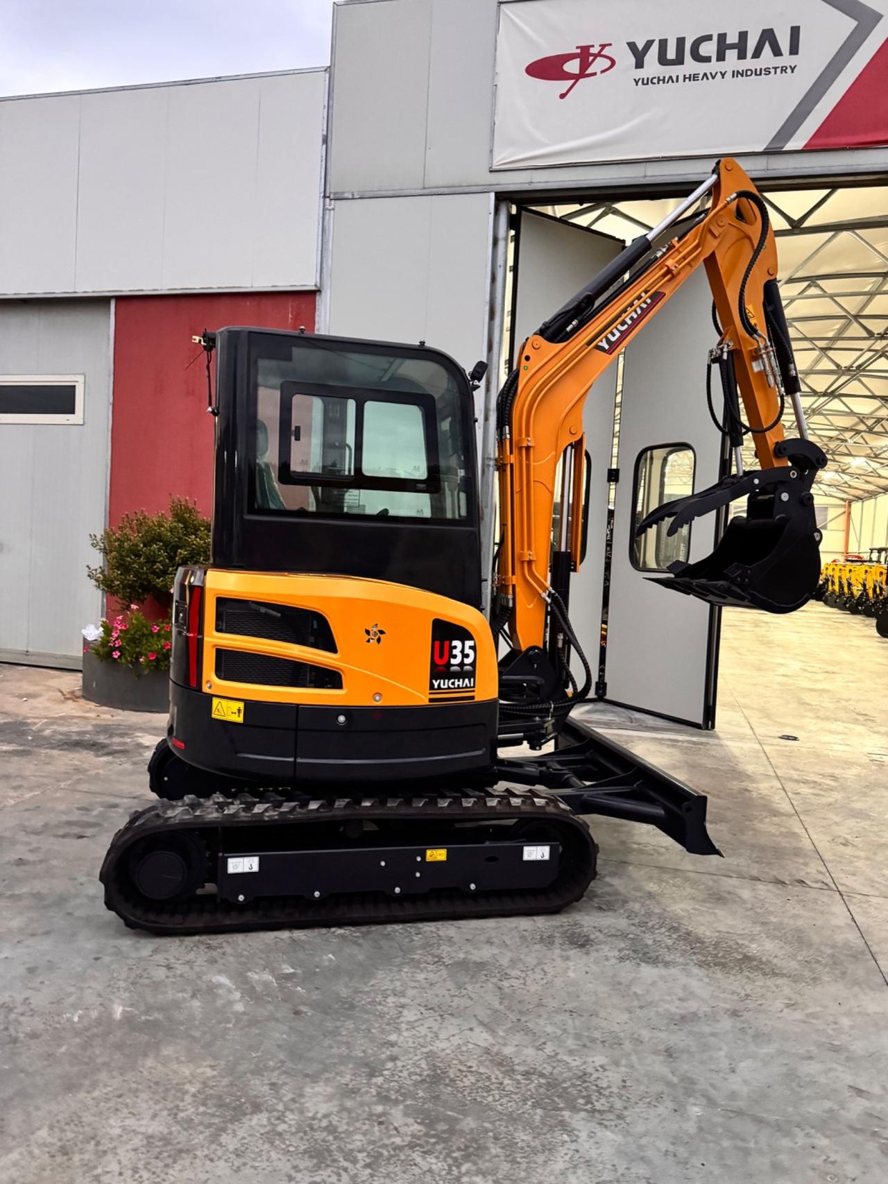 Miniescavatore Yuchai U 35