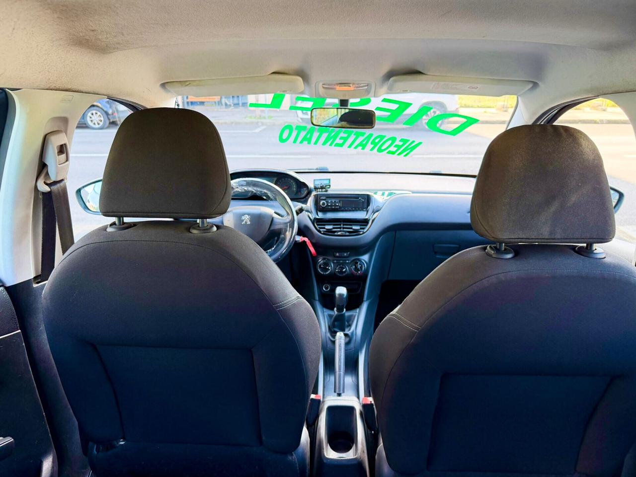 Peugeot 208 1.4 HDi 68 CV 5 porte Allure