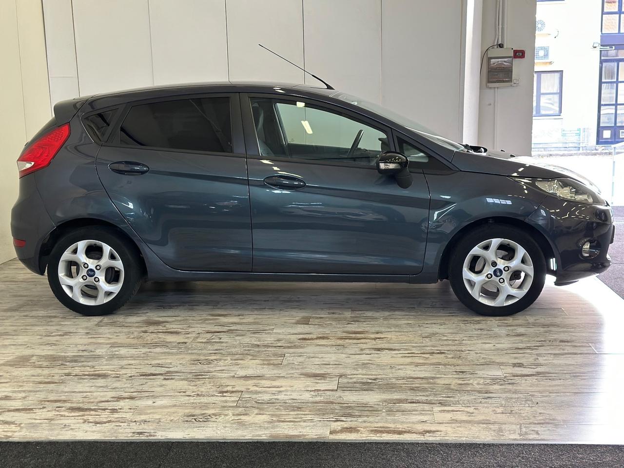 Ford Fiesta 1.2 Benzina 5 porte Titanium Ok Neopatentati