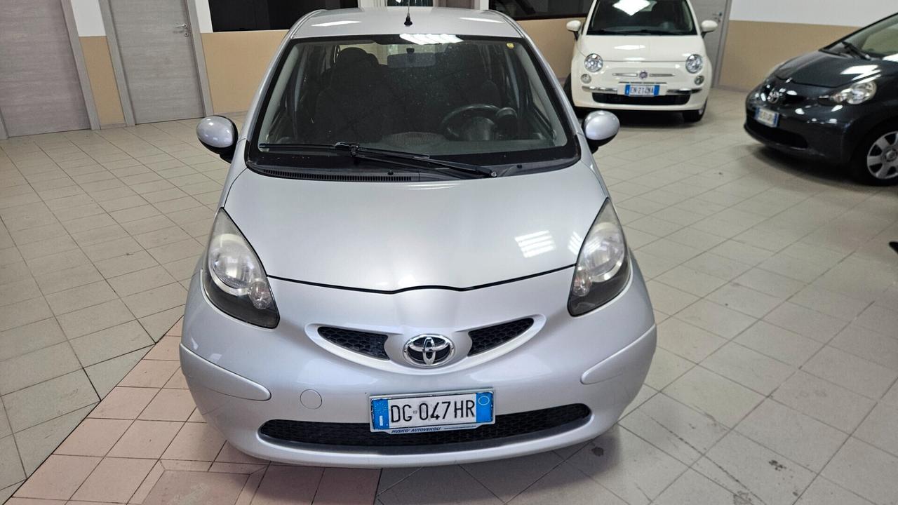 Toyota Aygo 1.0 12V VVT-i 5 porte Sol