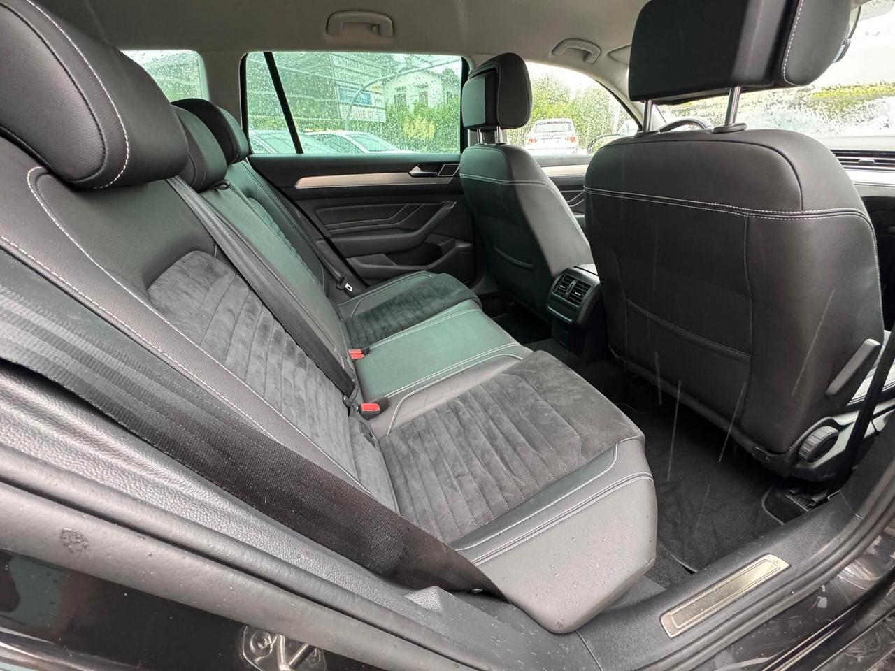 Volkswagen Passat Variant 2.0 TDI SCR 190 CV 4MOTION DSG Executive BMT