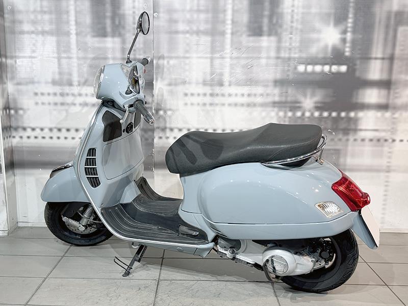 Piaggio Vespa GTS 250