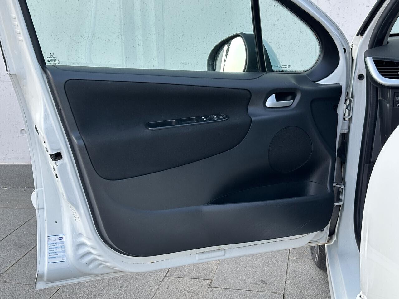 Peugeot 207 1.6 8V HDi 93CV 5p. Sweet Years