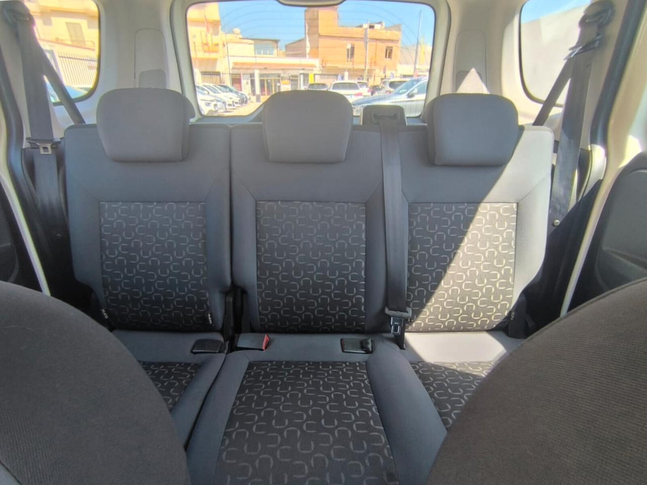 Doblò 1.6 MJT 105 CV Dynamic 5 POSTI 2015