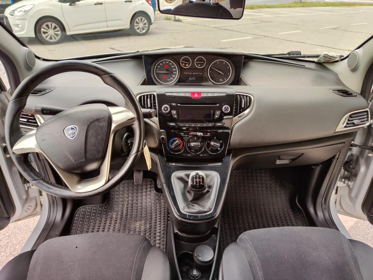 Lancia Ypsilon 1.3 MJT 16V 95 CV 5 porte S&S Silver