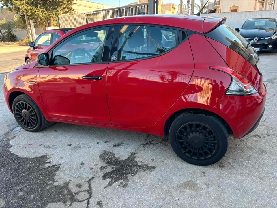 Lancia Ypsilon 1.2 69 CV 5 porte S&S Gold