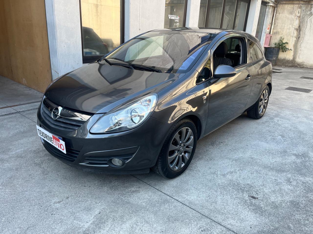 Opel Corsa 1.2 3 porte Sport