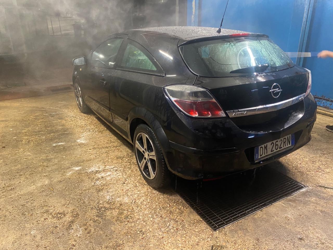 Opel Astra GTC 1.7 CDTI 110CV 3 porte Cosmo