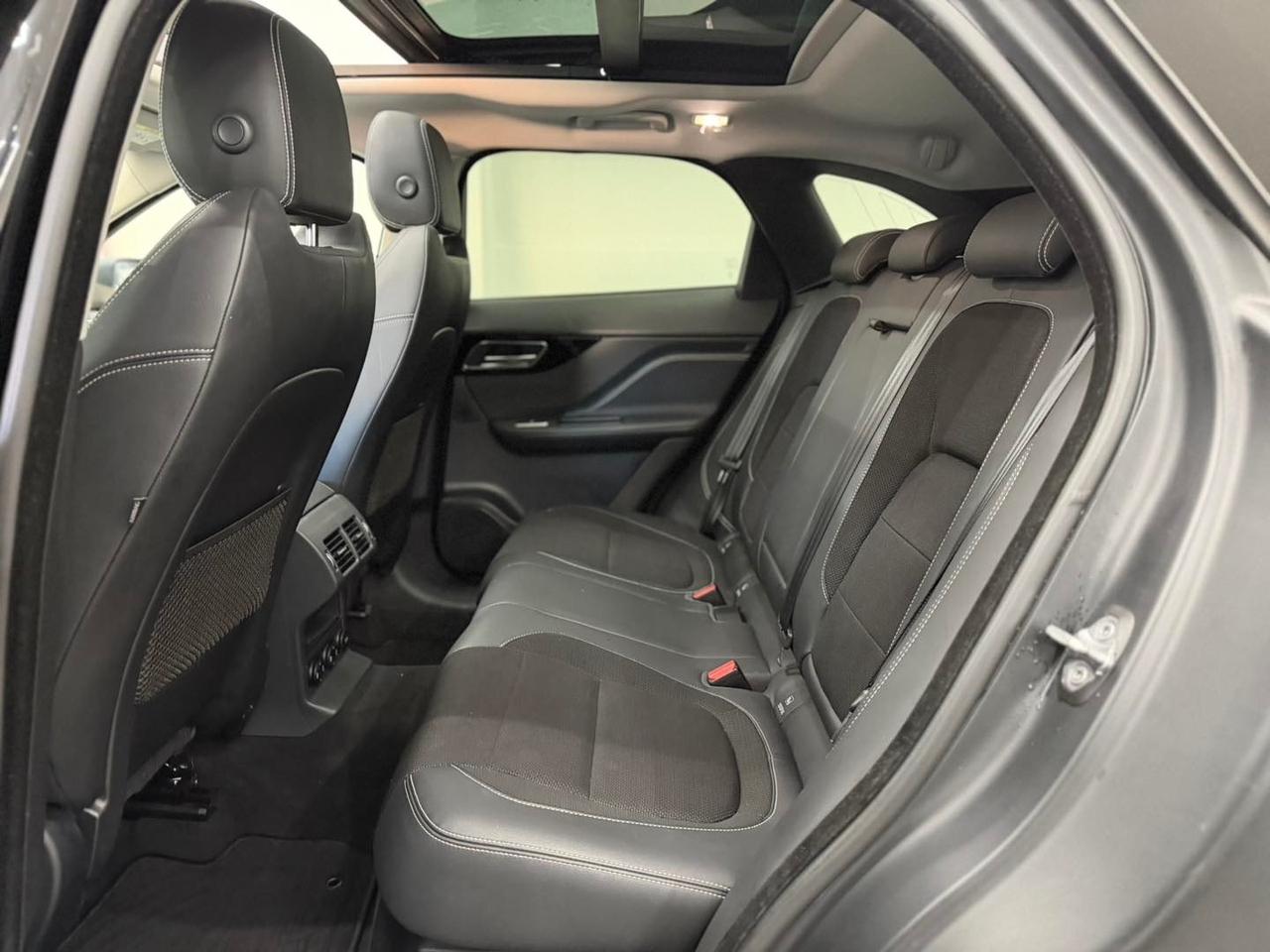 Jaguar F-Pace 2.0 D 180 CV AWD R-Sport 2017