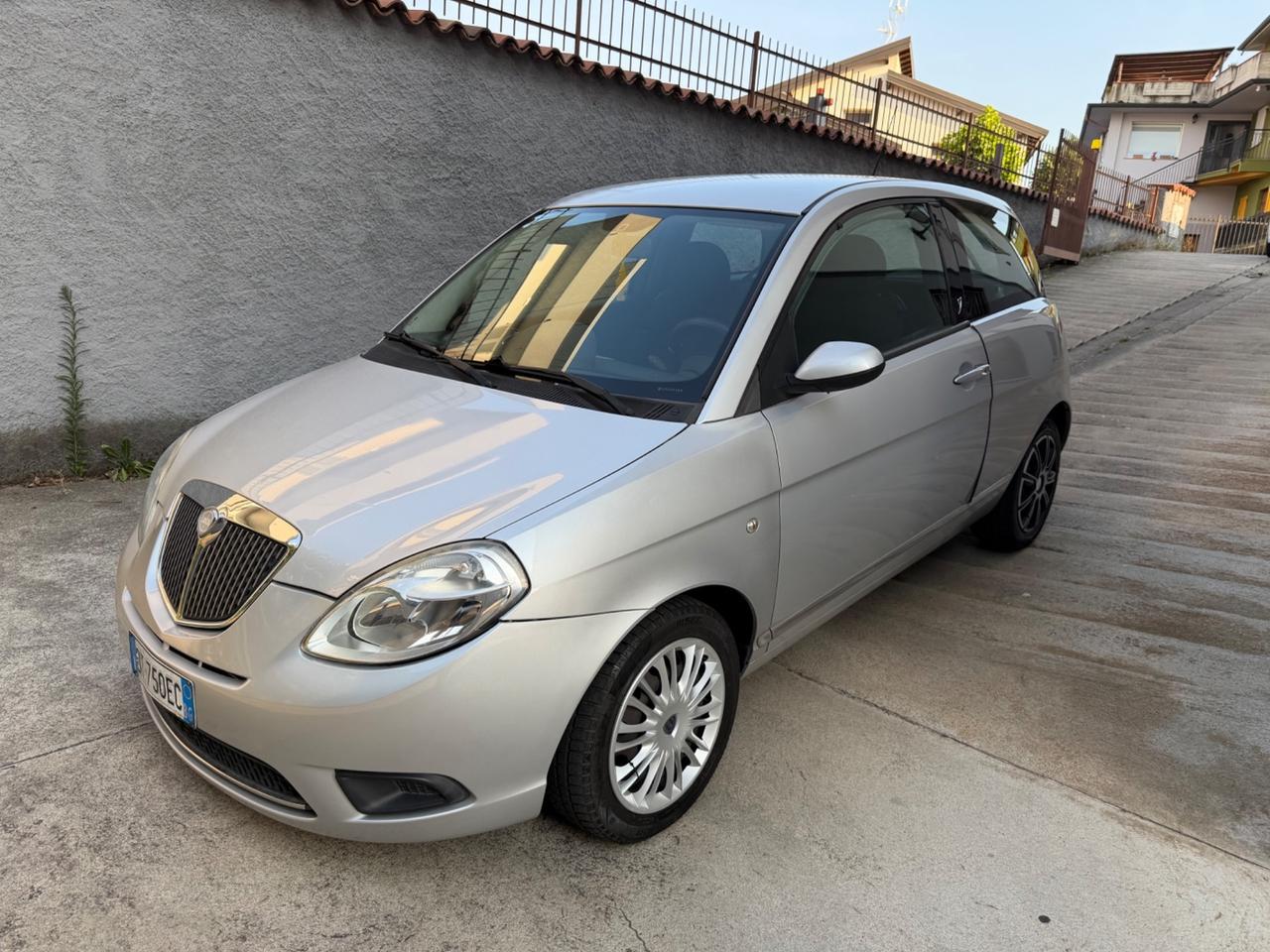 Lancia Ypsilon 1.2 Platino
