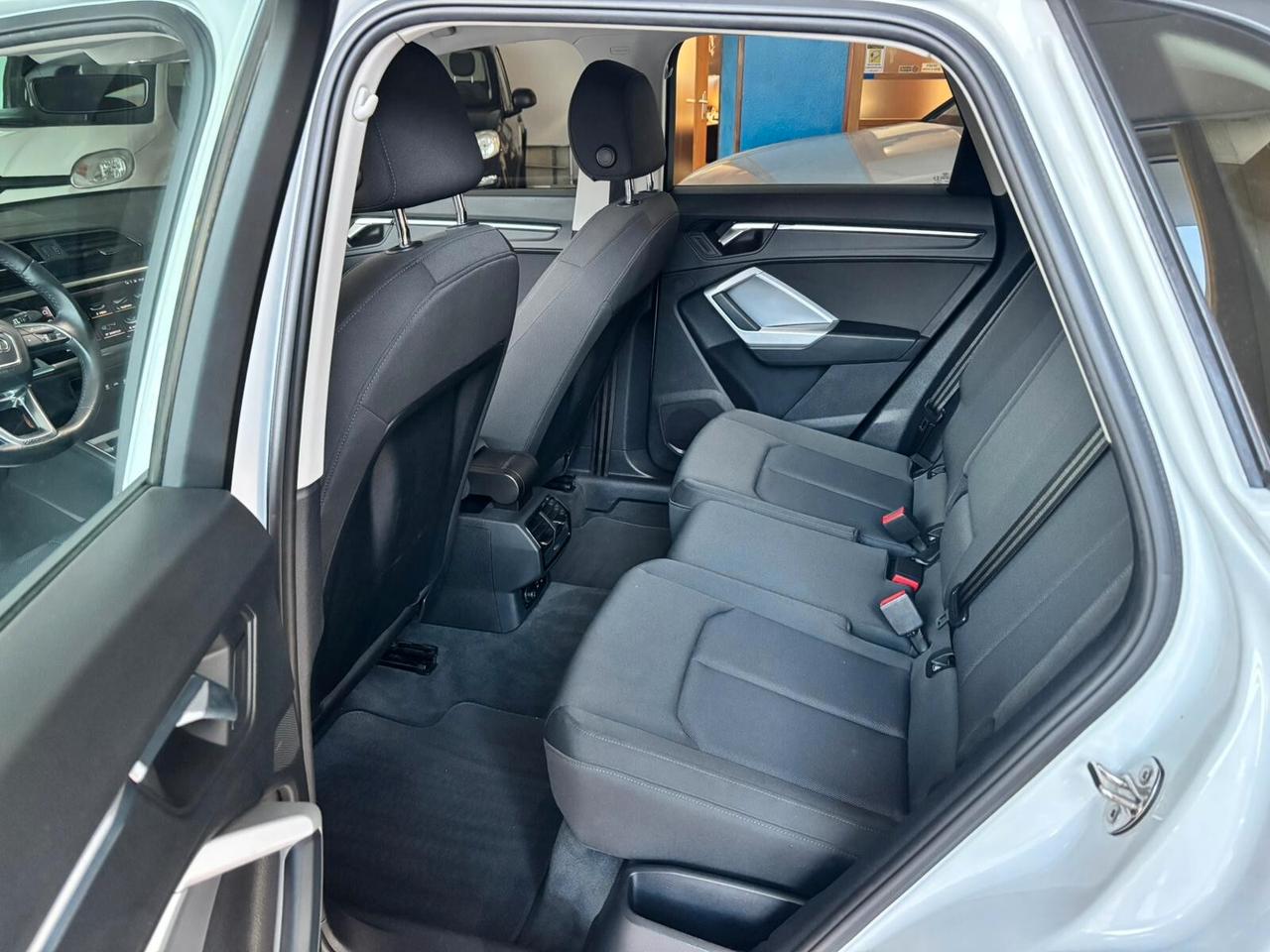 Audi Q3 40 TDI quattro S tronic Business Advanced