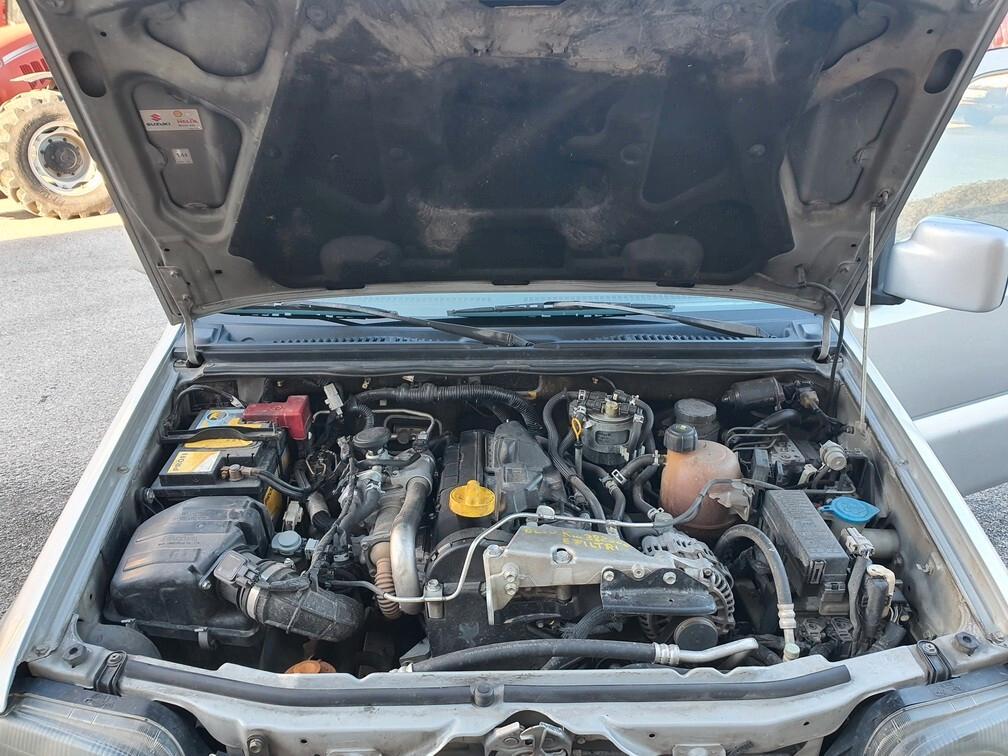 Suzuki Jimny 1.5 DDiS 86CV 4x4 JLX Autocarro