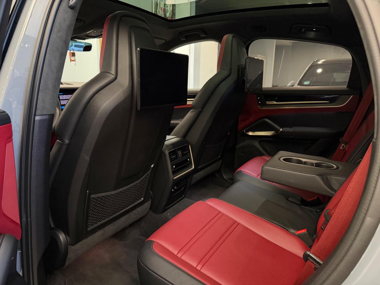 Porsche Cayenne 4.0 V8 Turbo E-Hybrid turbo 740cv