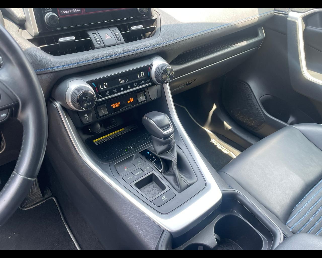 TOYOTA RAV4 5ª serie - RAV4 2.5 HV (218CV) E-CVT 2WD Style
