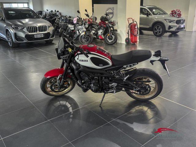YAMAHA XSR 900