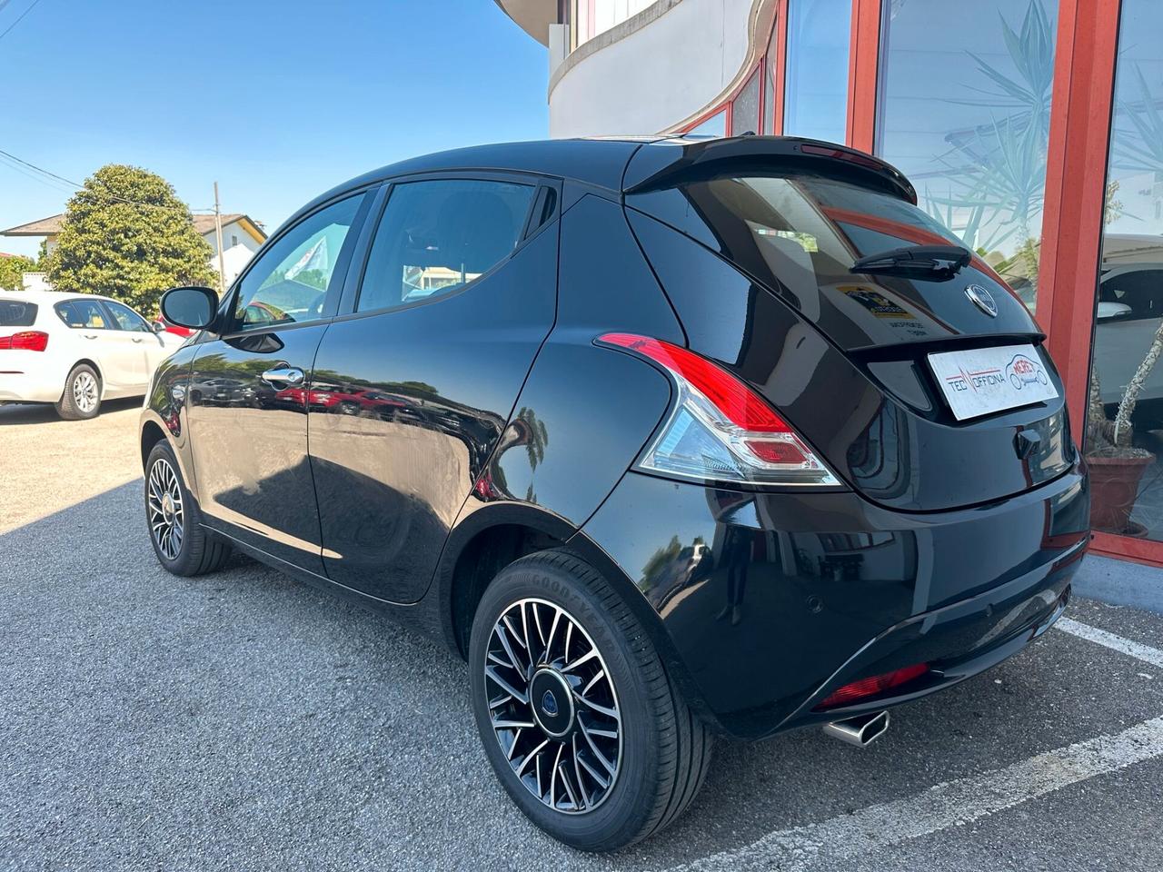 Lancia Ypsilon 1.0 FireFly 5 porte S&S Hybrid Platino