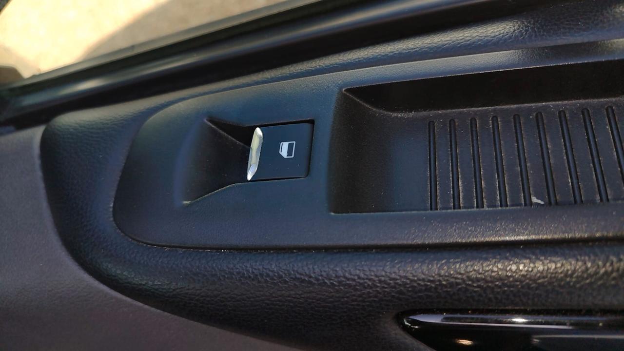 Ford Tourneo Custom 2019 - 2.0 TDCi 8 POSTI LB AUTOMOBILI